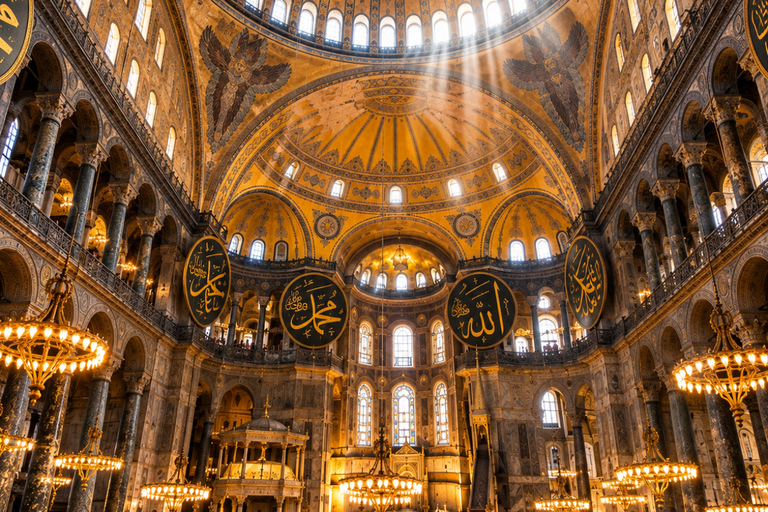 Istanbul: 5-in-1 Hagia Sophia Topkapi Cistern & Grand Bazaar Small Group Tour English