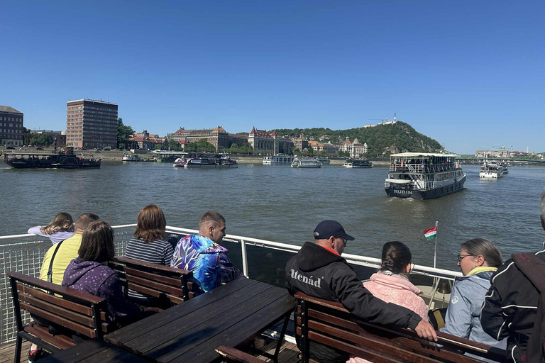 Budapest: No-Frills Sightseeing Cruise (d10) Budapest: No-Frills Sightseeing Cruise