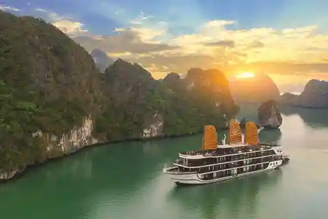 Hanói: Crucero de 3 días: Ninh Binh y Bahía de HaLong y LanHa 5 estrellas