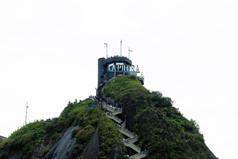 Tour privato di mezza giornata alla Pietra di Peñol da Medellin