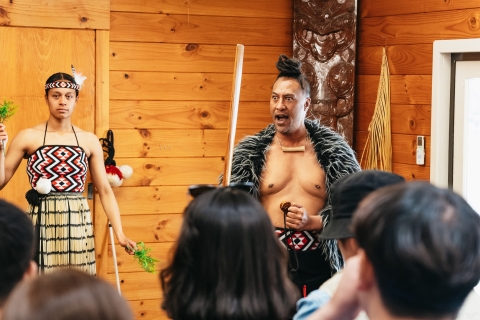 Przedstawienie kulturalne, taniec maoryski