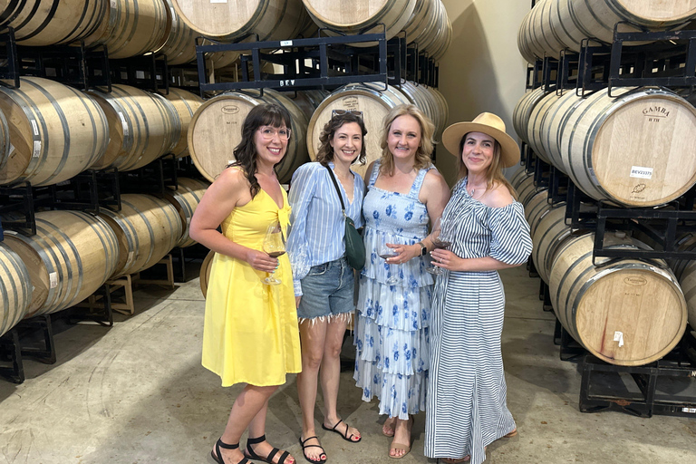 Sonoma Valley: Guided Winery Tour with Picnic Lunch