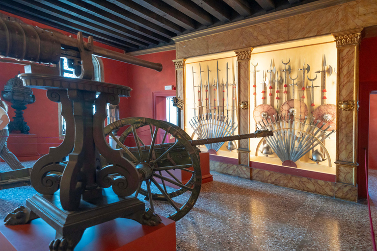 Venice: Exclusive Doge’s Palace Tour with Local Aperitivo English Tour