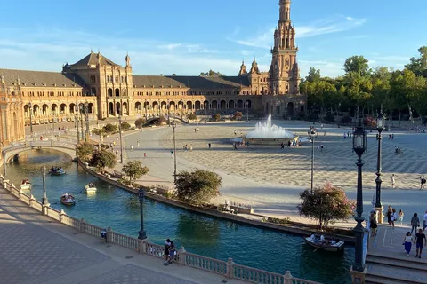 Seville Outdoor Walking Tour with Orange Wine Tasting