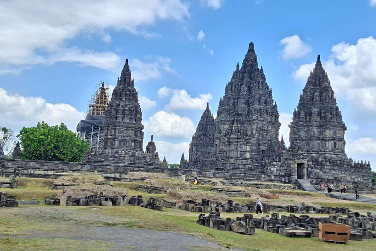 Yogyakarta: Borobudur Sunrise & Prambanan Tour