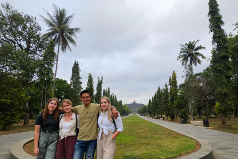 Yogyakarta: Borobudur Temple & Enam Langit Private Tour