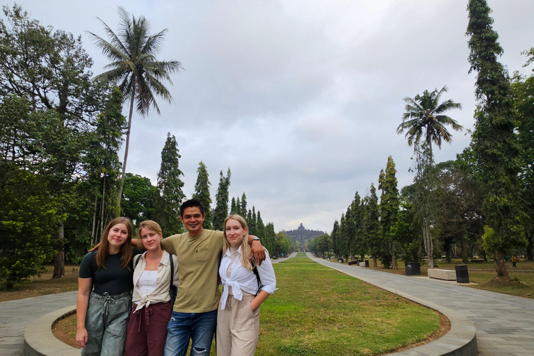 Yogyakarta: Borobudur Temple & Enam Langit Private Tour
