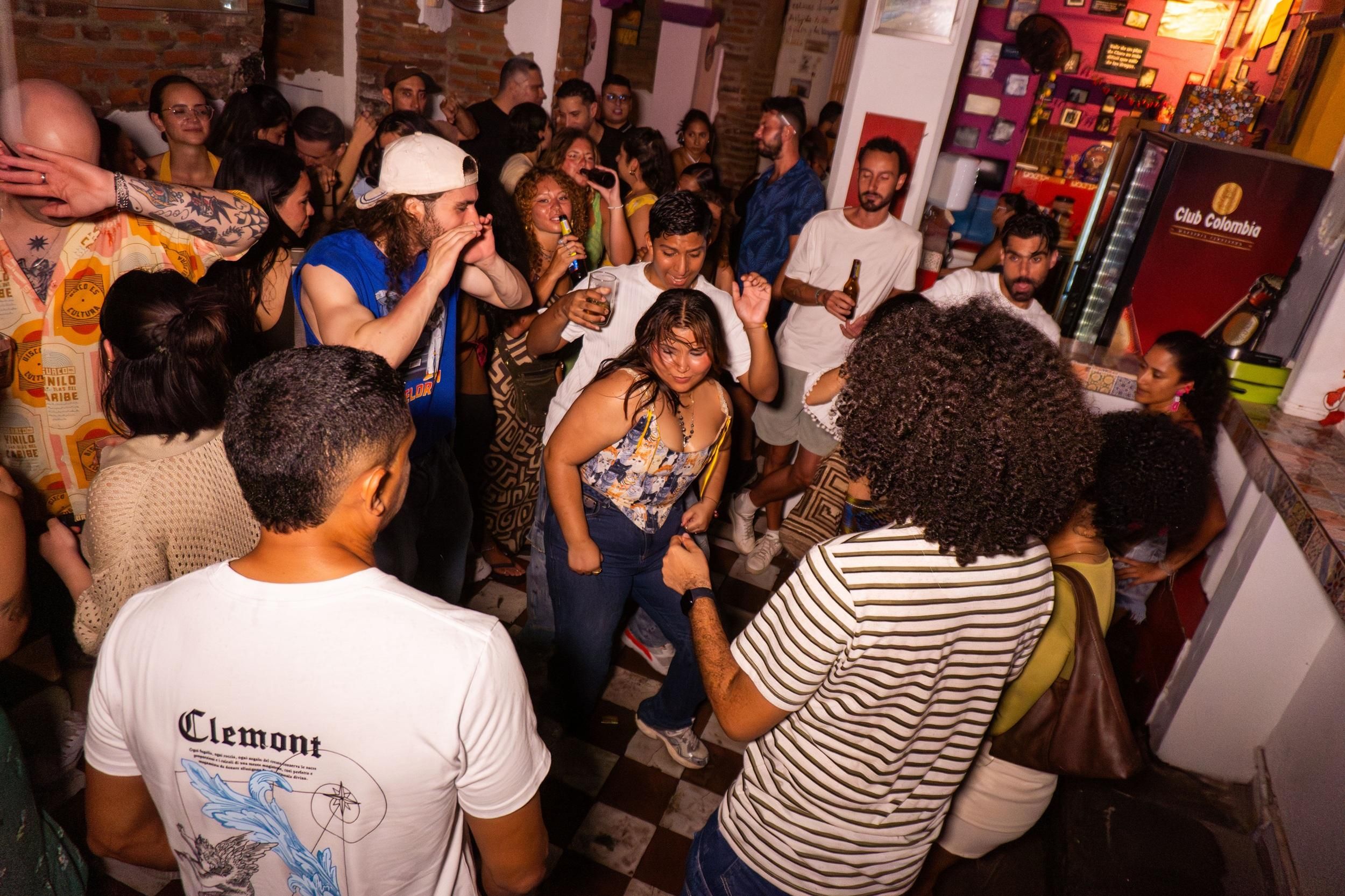 Santa Marta: Bar- und Club-Tour durch das historische Zentrum mit Guide