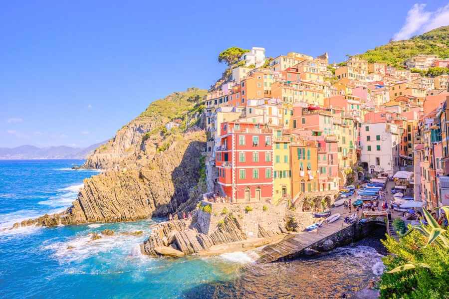 Von Florenz aus: Tagestour zu den Cinque Terre mit Meerblick. Foto: GetYourGuide