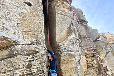 Baku: Rock Climbing Experience with Guide and Gear