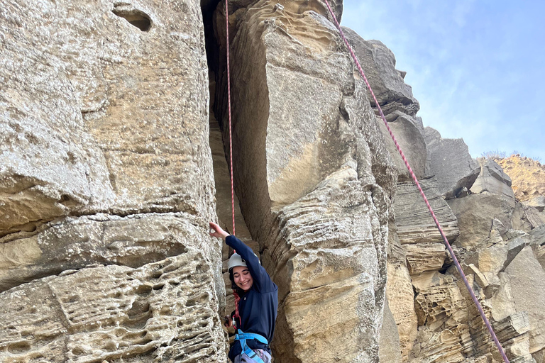 Baku: Rock Climbing Experience with Guide and Gear