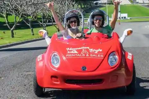 Uluniu Ave: Waikiki Scoot Coupe Rental Diamond Head Trip