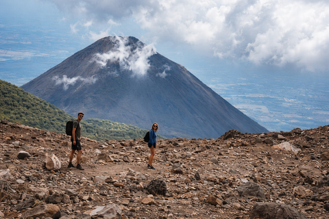El Salvador: Climb Ilamatepec Volcano + Lake Coatepeque, Santa Ana Salvador: Climb Mount Ilamatepec + Lake Coatepeque, Santa Ana