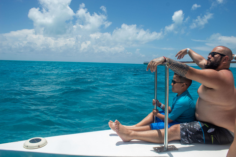 Isla Mujeres, Schnorcheln und Katamaran-Party-KreuzfahrtKatamaran-Kreuzfahrt mit Treffpunkt an unserer Marina