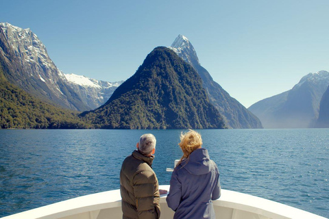 Queenstown a Te Anau via Milford Sound, incluindo cruzeiro e almoçoDe Queenstown a Te Anau via Milford Sound, incluindo cruzeiro e almoço