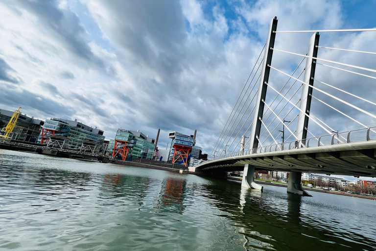 Helsinki: Clash of Business and Culture Walking Tour