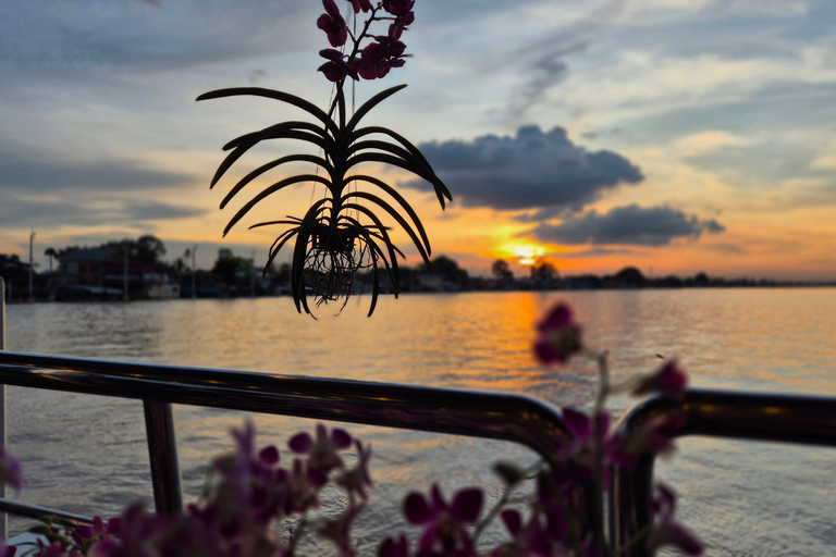 Bangkok: Horizon Yacht Dinner Cruise