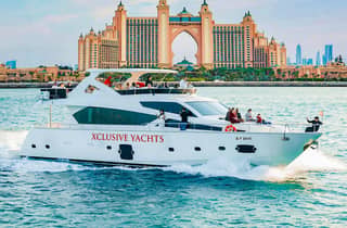 Dubai Marina: tour in yacht di lusso con colazione o barbecue opzionale