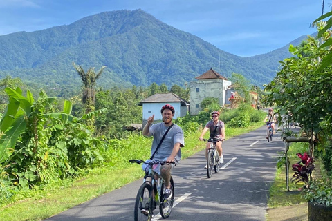 Bali: pola ryżowe, wioska ptaków, wycieczka rowerowa do gorących źródełBali: pola ryżowe, wioska ptaków, gorące źródła – wycieczka rowerowa