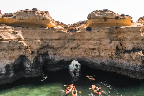 Albufeira: kajaktocht door verborgen grotten en geheime stranden