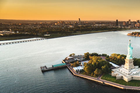 NYC: Private Luxury Tour of NYC With Transportation Private NYC Tour in Luxury Bus