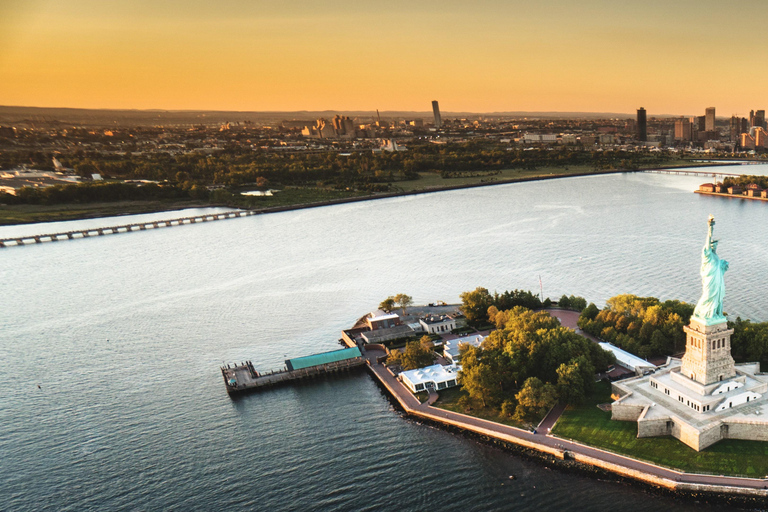 NYC: Private Luxury Tour of NYC With Transportation Private NYC Tour in Luxury Bus