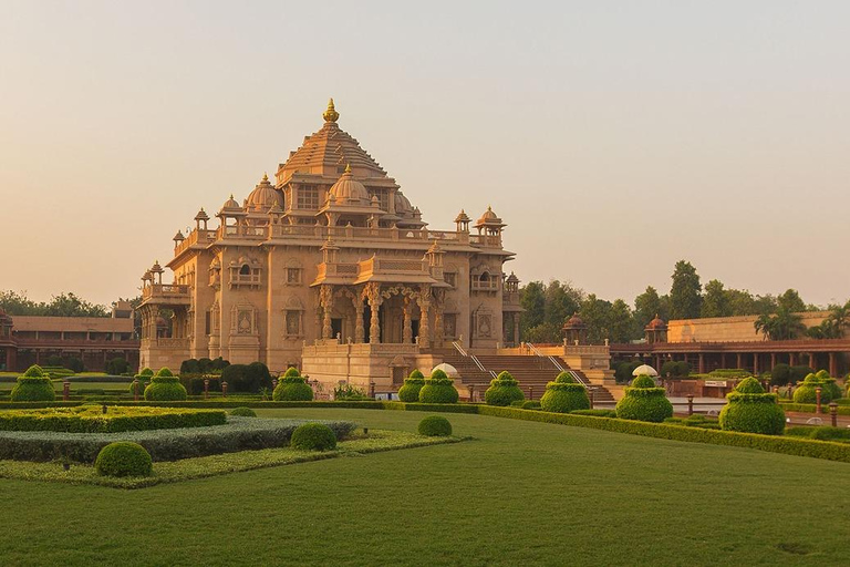 Nueva Delhi: Visita a la Exposición Akshardham, Espectáculo de Luz y AguaVisita al Templo de Akshardham sin Espectáculo de Agua y Luz