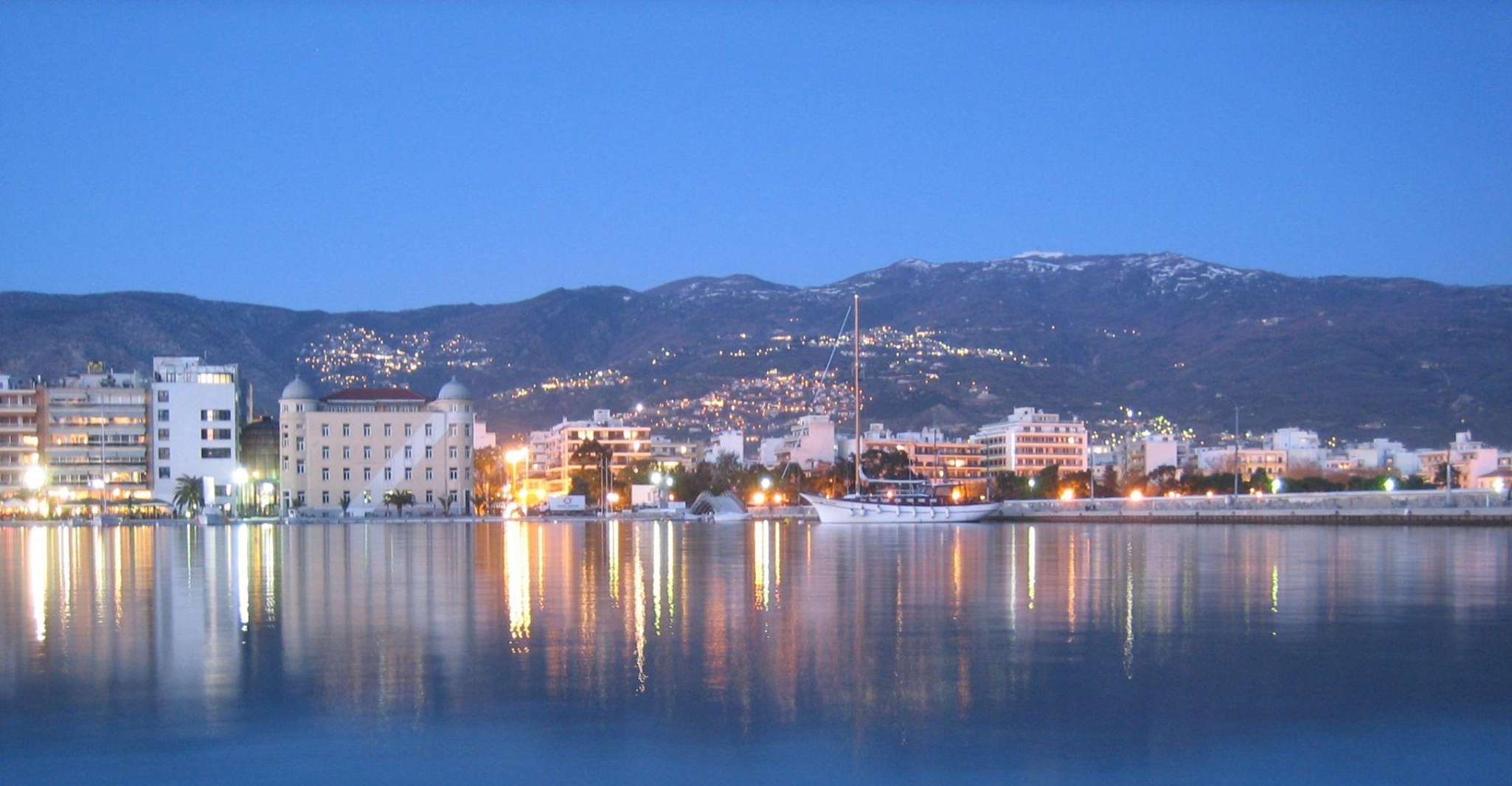 Suitetrails - Athens Airport to Volos VIP Mercedes Minibus Private