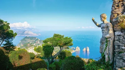 Von den Häfen der Amalfiküste: Capri Transfer mit geführter Bootstour