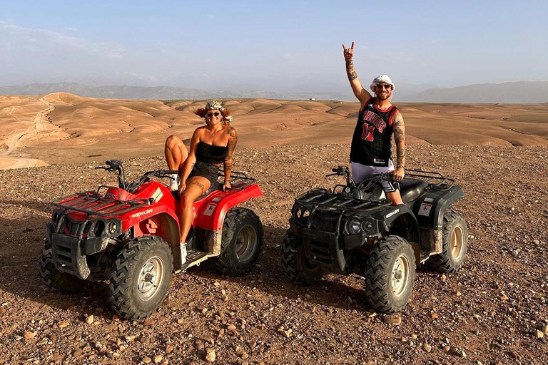 Marrakech: Excursão ao deserto de Agafay com quadriciclo, passeio de camelo e jantar