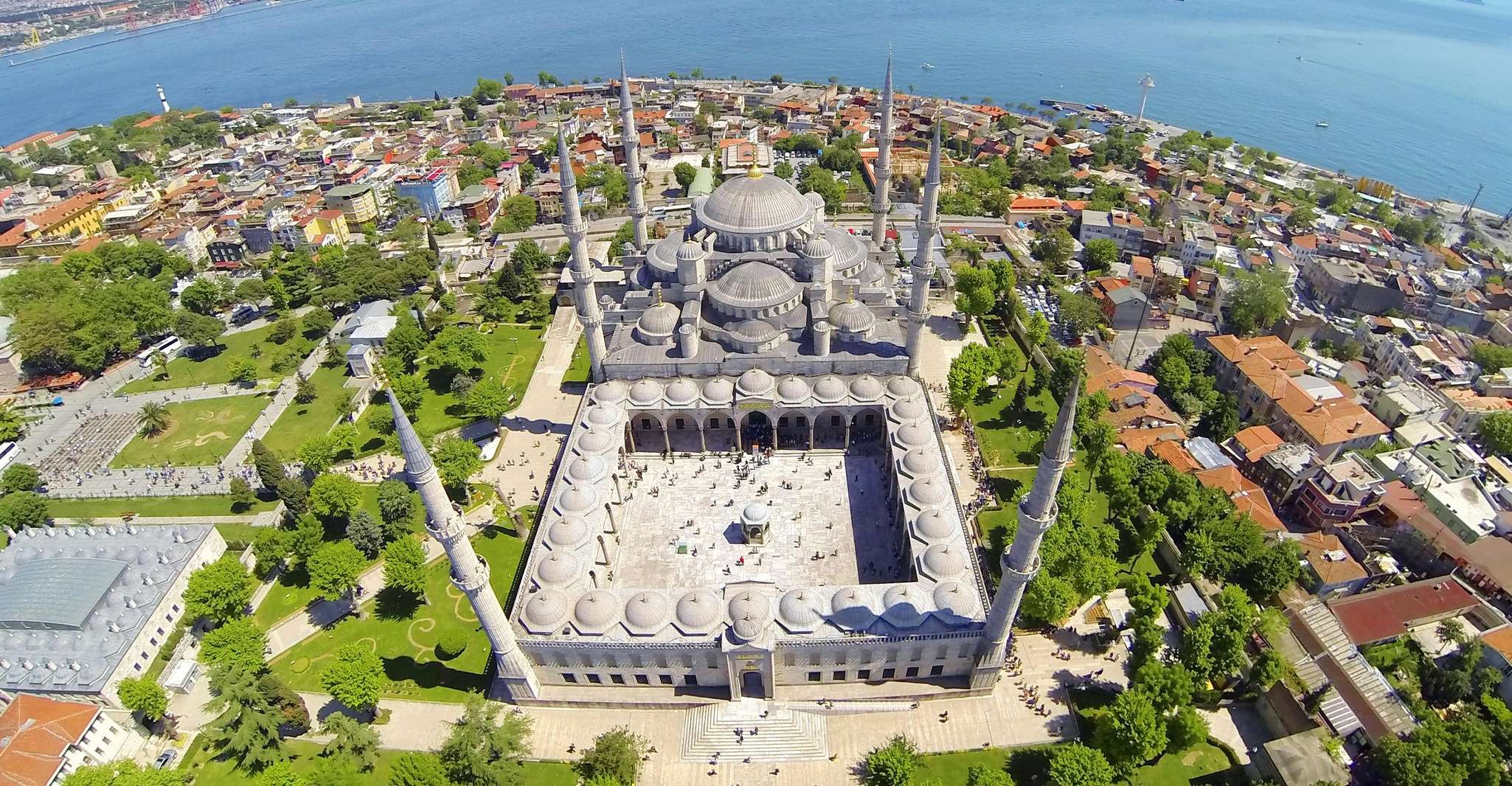 Istanbul: Blue Mosque, Hagia Sophia, & Old Town Walking Tour