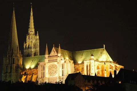 Visite privée de la ville de Chartres au départ de Paris