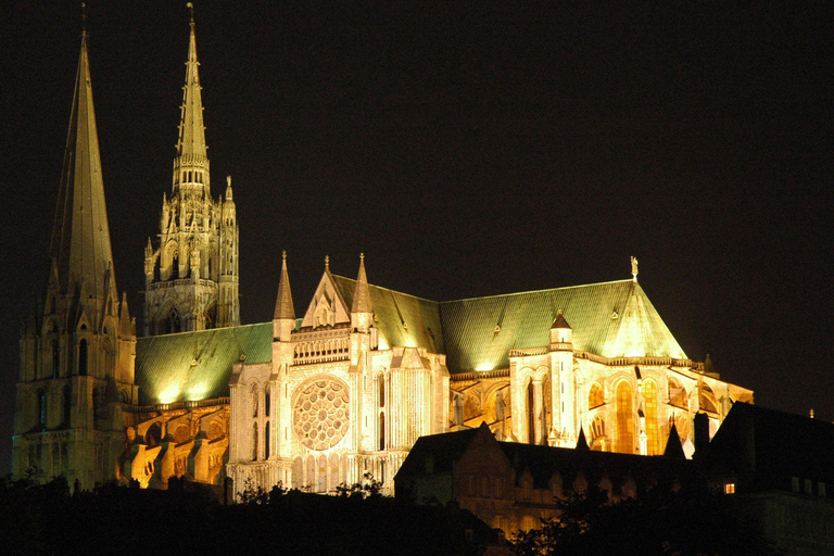 جولة خاصة في مدينة شارتر من باريس