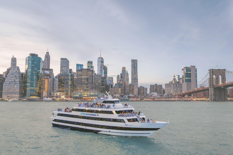 New York City: brunch-, lunch- of dinerbuffet riviercruiseLunchbuffetcruise van 2 uur op de geest