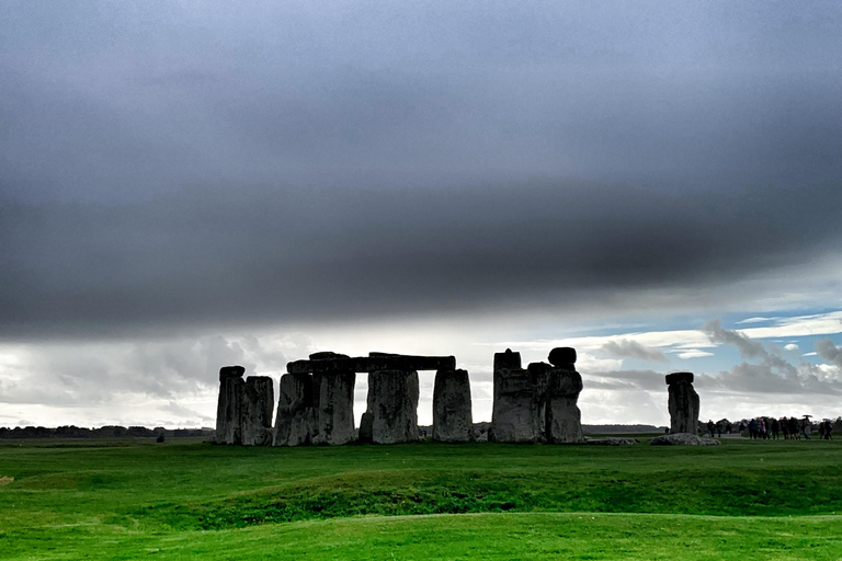 Desde Cambridge: Excursión de un día con guía a Bath y Stonehenge