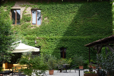 تبليسي: جولة كازبيجي مع الإقامة في فندق 4 نجوم ووجبات الطعامTbilisi: Kazbegi Tour with 4-Star Hotel Stay &amp; Meals