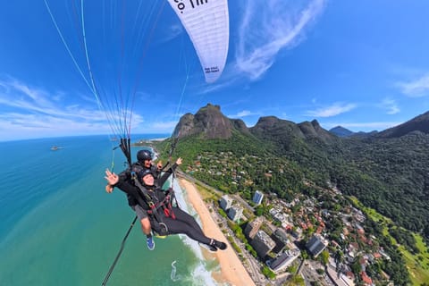 Rio de Janeiro: Pedra Bonita Tandem Paragliding Flight
