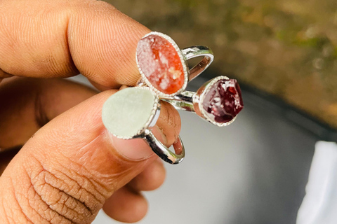 Unawatuna: Traditional Jewelry Making & Gemstone Workshop