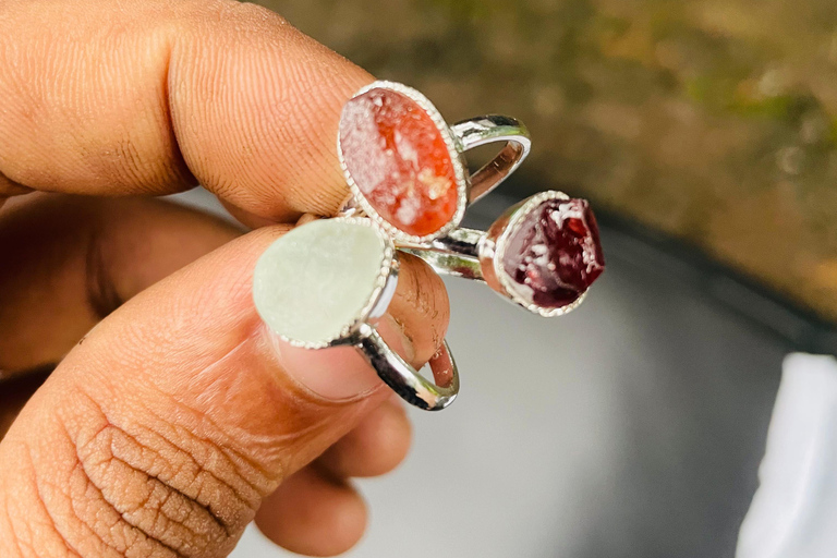Unawatuna: Traditional Jewelry Making & Gemstone Workshop
