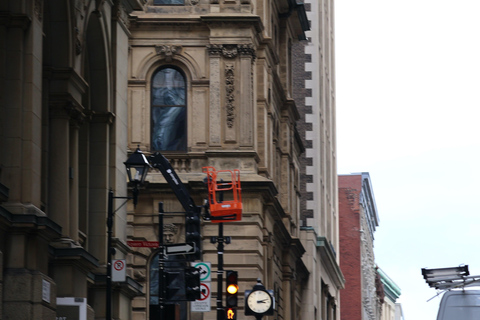 Montreal: Underground Downtown Walking Tour with Guide