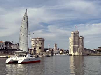 La Rochelle - Croisière Découverte en Catamaran à Voile de Petite Capacité