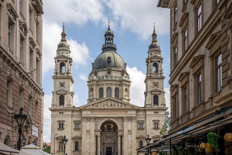 Vienna: Guided Day Trip to Bratislava and Budapest Private