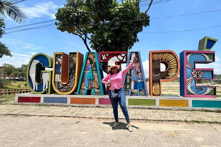Tour Guatapé con visita a Granja de las Llamas y las Alpacas