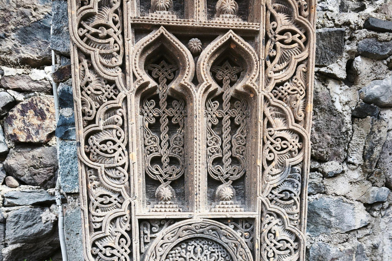 Tbilisi: Private Ride to Yerevan with Wine Tasting