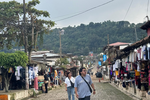 Ruta de flores: Salto Malacatiupan, Ataco e Apaneca TourRuta de flores: Tour del Salto Malacatiupan, Ataco e Apaneca