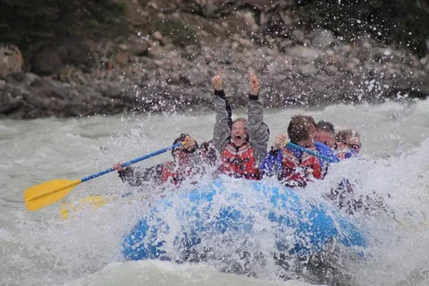 Jasper: Athabasca River Mile 5 Whitewater Rafting Tour