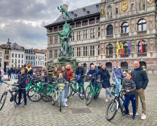 Visit Antwerp Early Birds Tour - highlights biketour 2.5 hours in Antwerp
