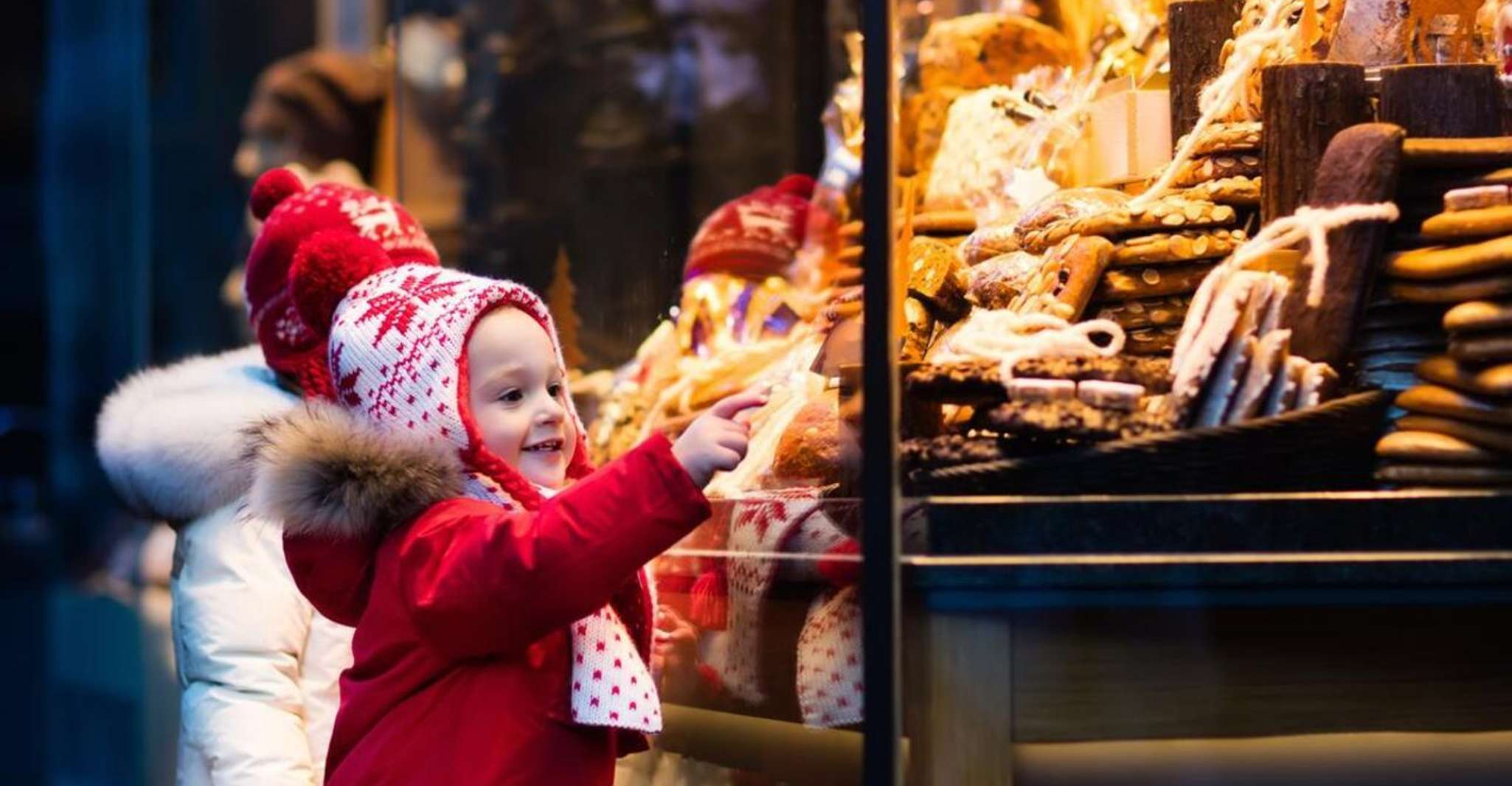 Edinburgh's Enchanted Christmas Walkabout - Hizvo