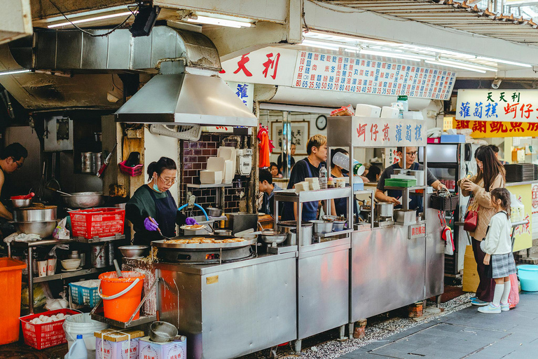 Taipei: Formosa Flavours Food Tour with 12+ Tastings