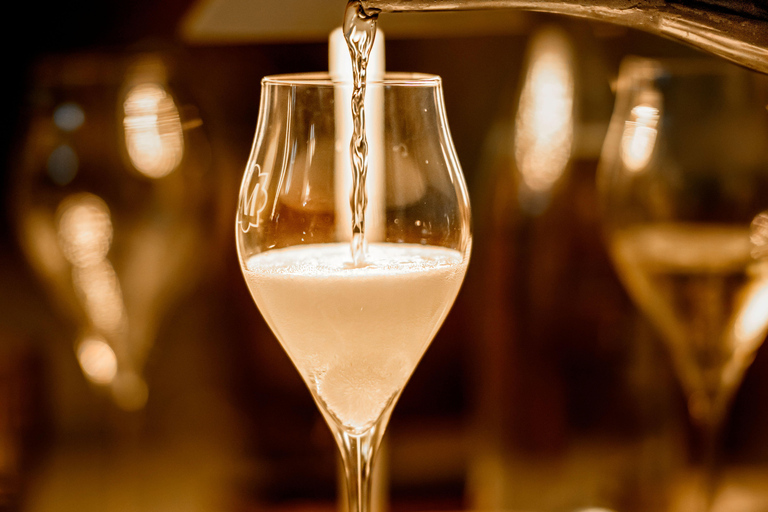 Grande-Allée in Quebec City: Bistro-Style Mystery Dinner Tour